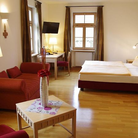 Klostergasthof Hotel Münnerstadt Buitenkant foto
