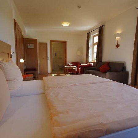 Klostergasthof Hotel Münnerstadt Buitenkant foto