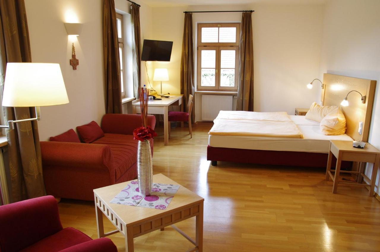 Klostergasthof Hotel Münnerstadt Buitenkant foto