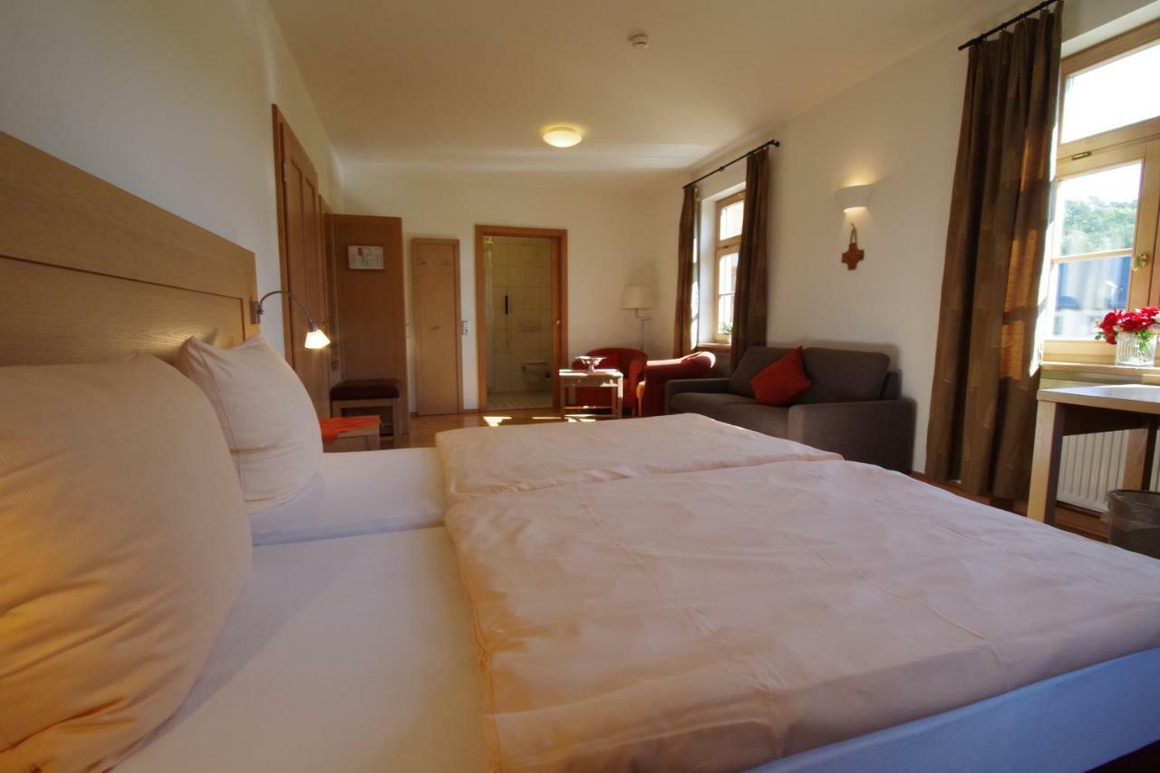 Klostergasthof Hotel Münnerstadt Buitenkant foto
