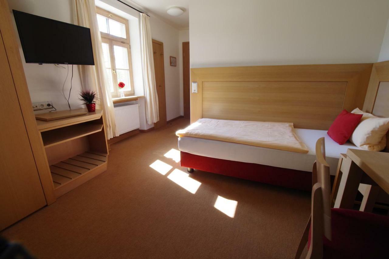 Klostergasthof Hotel Münnerstadt Buitenkant foto