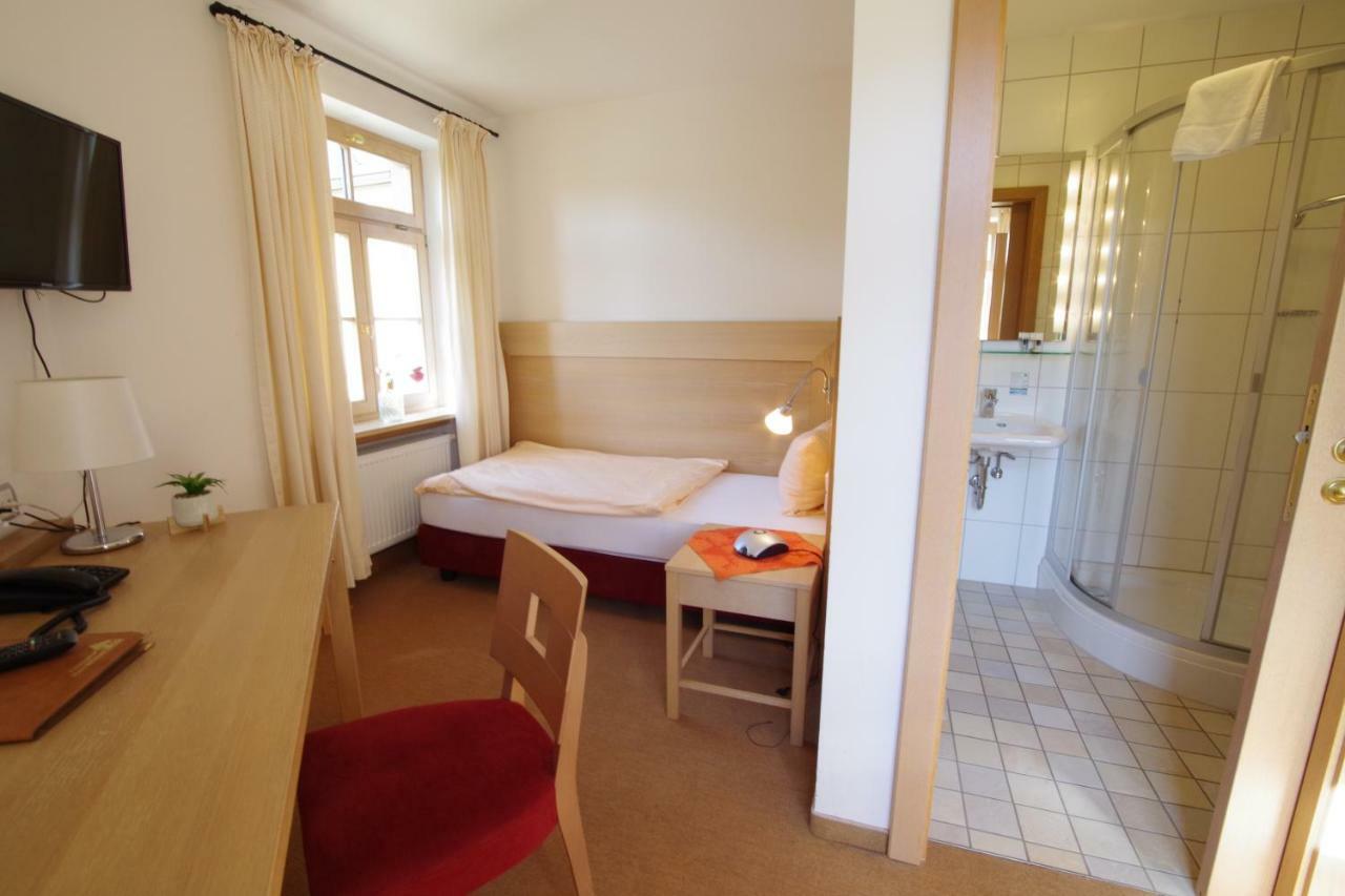 Klostergasthof Hotel Münnerstadt Buitenkant foto